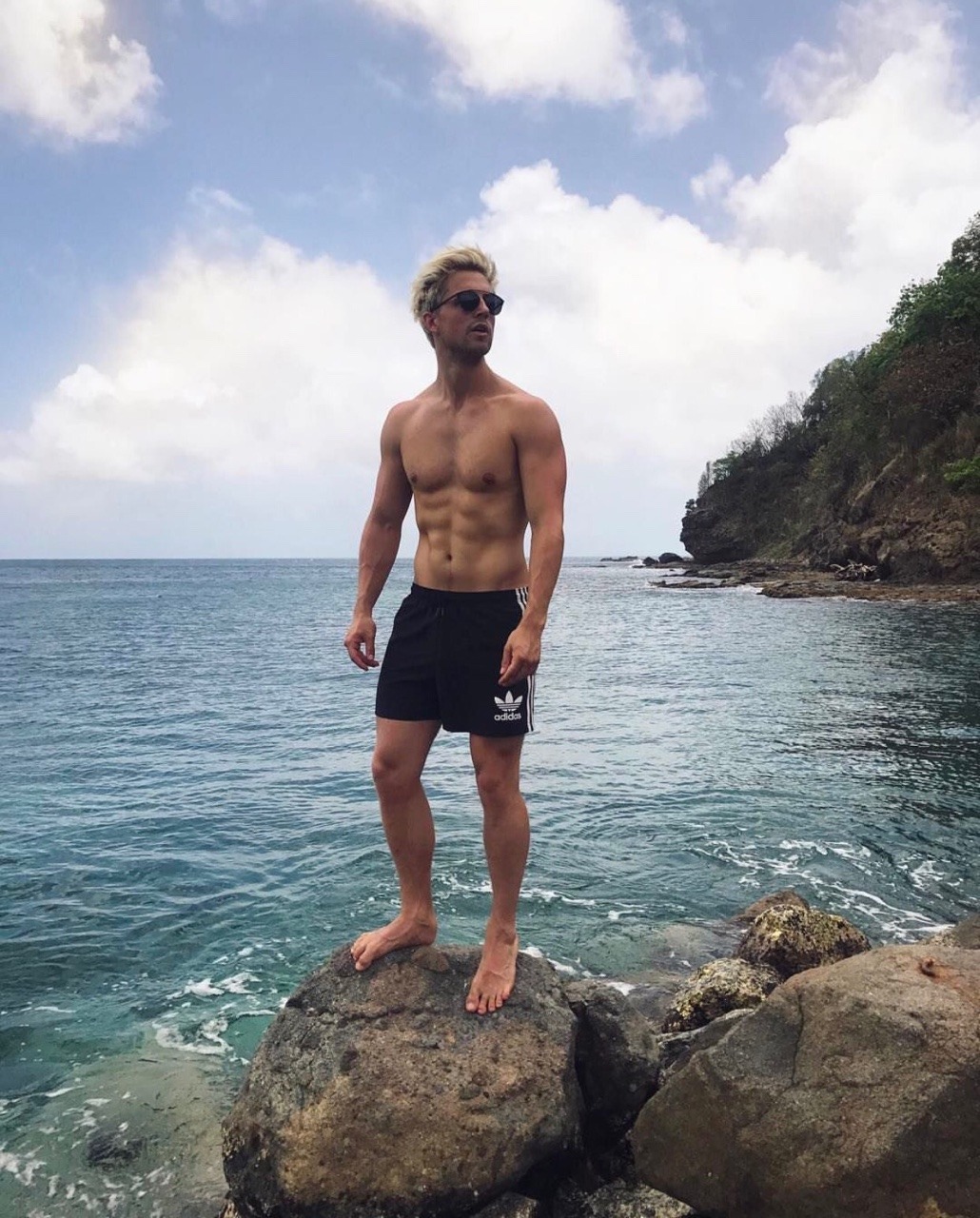 Hot Marcus Butler — Marcus Butler Shirtless & Feet