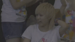 1- momo’s reaction when renapyon was