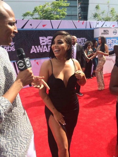 kingsxoqueens: Lauren London at the 2015 BET Awards.