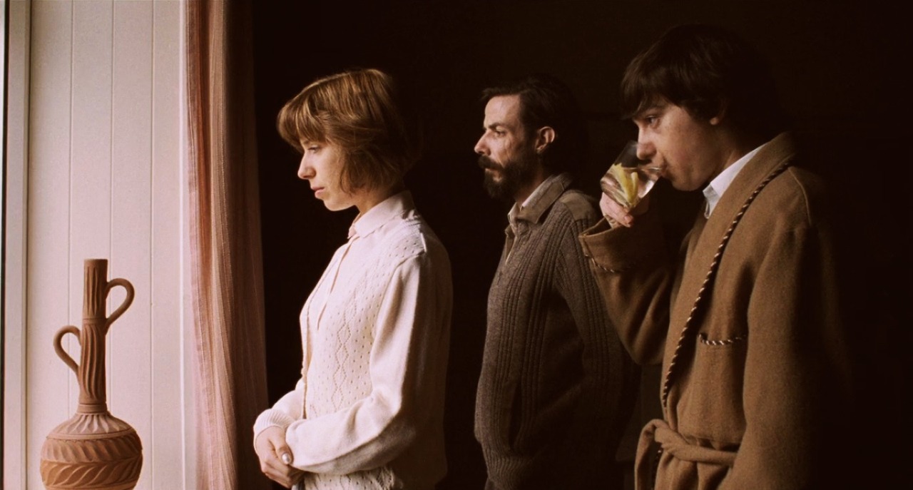 mademoisellecuriosite:  Submarine (Ayoade, 2010) &ldquo;I heard an unhappy ending,