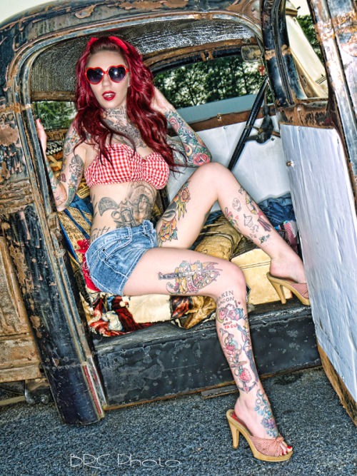 #Tattoo #TattooGirls #TattooLife #LaPrimeraLives ( Twitter: @razorpunker )…
