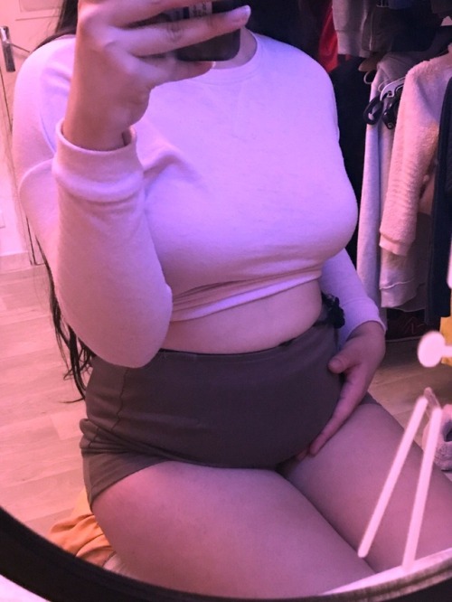 chubbyfrenchie:  Other pics in the skirt!!!