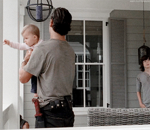 5x12 | Remember #judys just like who is this clean young man where did my bear dad go #Rick Grimes#*#rg#S5 #put all the babies in those big ol hands  #i would also be petting his neck  #excuse me sir please put your forearms away thank you  #F A C E  #even his adams apple is nice i hate myself  #bout to make like that time i played Life and had so many kids i had to get an extra car  #welp theres the primal cavewoman again  #H A N D S ???  #H A N D S