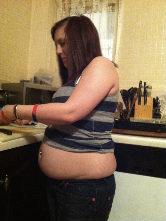 feedeewonders:  fettliebhaber10:  foodbabydaily:  Again with the midsection gaining.