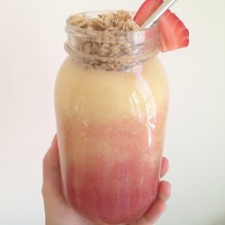 get-fit-4-life:  thinspoh: plantbasedbabe: Ombré smoothie made from strawberries, dates, coconut water, banana and pineapple. Chia coconut granola to top it off! :)