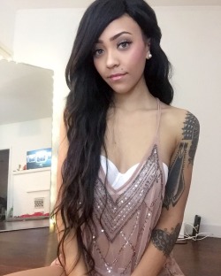 loveb0nes:  On cam  So Damn beautiful