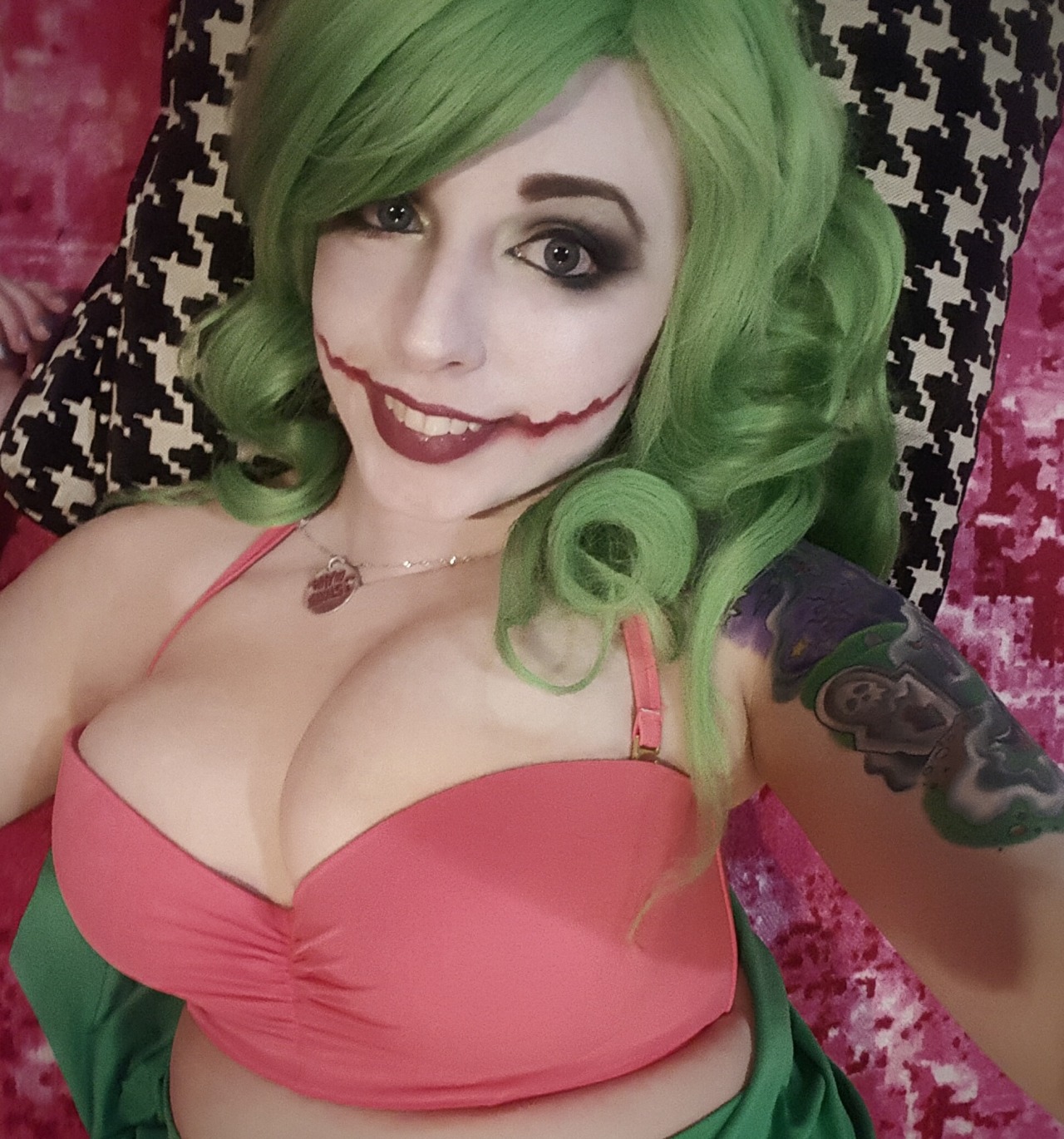 sniickersnee: Because I love my Joker cosplay so much!  #sniickersnee   Please do