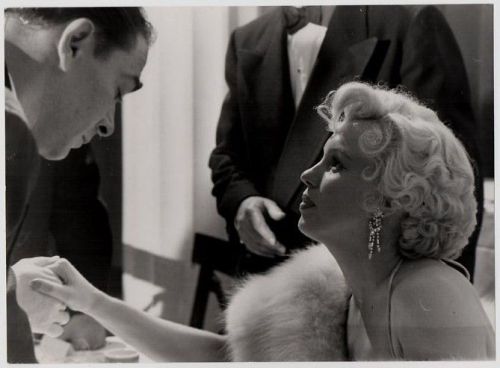 Marilyn Monroe at the Photoplay Awards, 1954. 