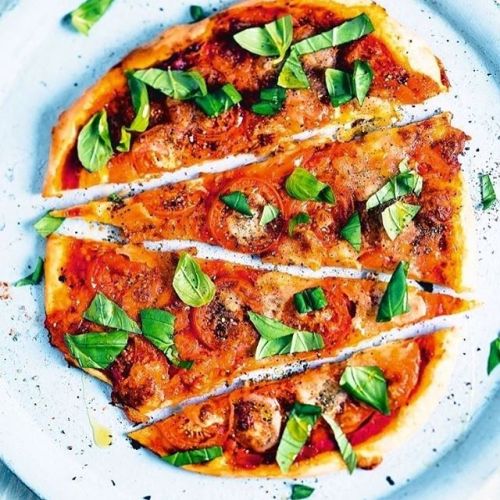 1 part de pizza margherita contient 425 calories&hellip;  La nôtre ? Seulement 282 calories !  La ma