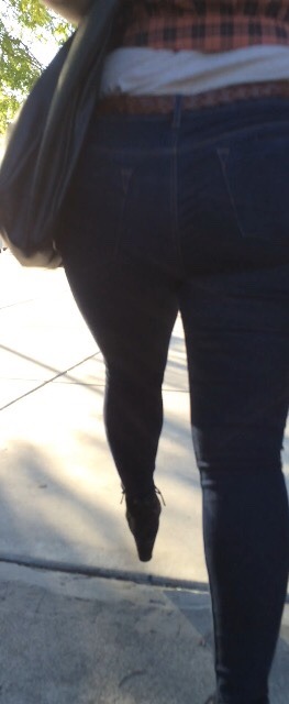 creepshotcandids:#pawg #booty #tight jeans #creepshot