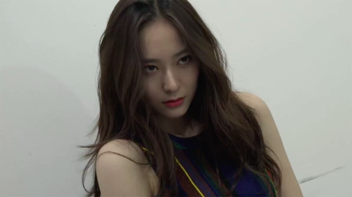 hani:krystal cut #1