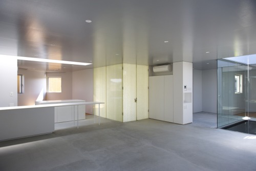jpn-arch:  穂積の住宅 //  Kazuki Moroe Architects {ph cr. Hiroshi Ueda }
