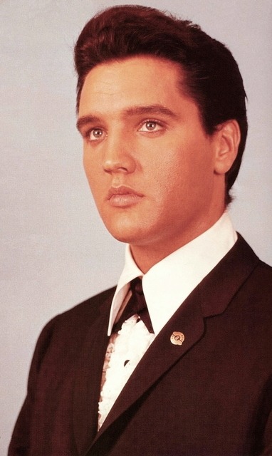if-i-can-dream-of-elvis:  Elvis Presley 🎀 