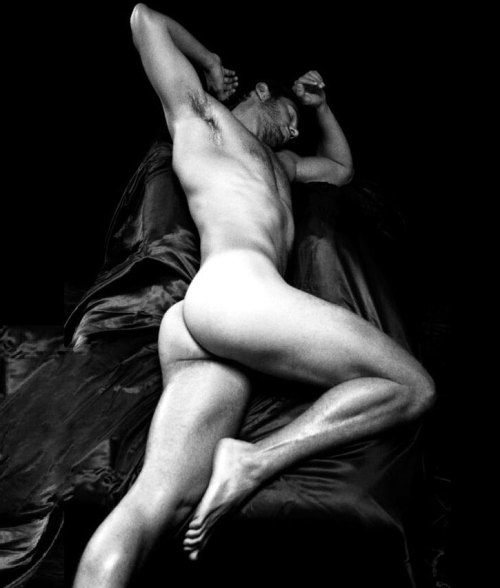 Sex hotfamous-men:  Julian Morris pictures
