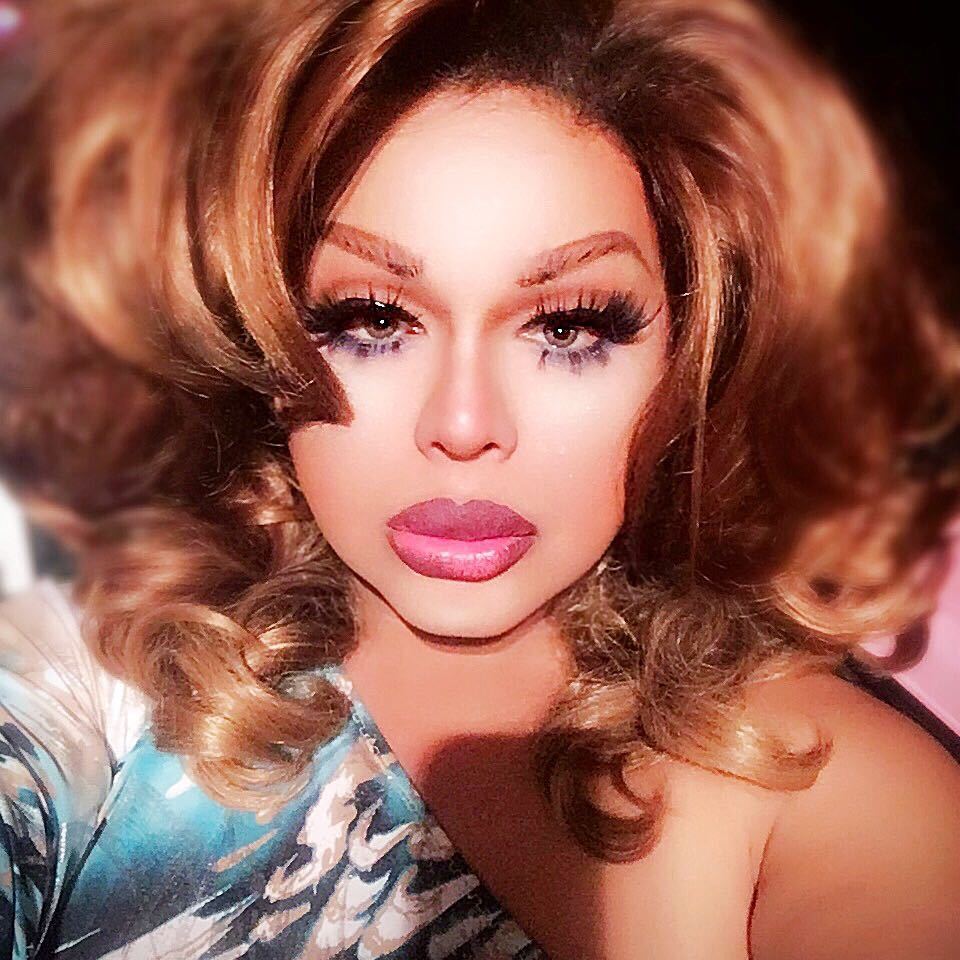 boy-to-girl-transformation:  Drag Queen Diva
