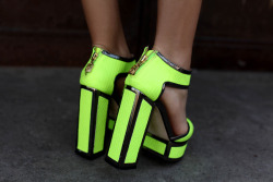 everydayoutfits:  neon