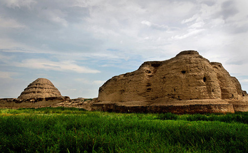 Ruins of Loulan (Xinjiang, China).Loulan was an ancient oasis city, the eastern gateway to theTaklam