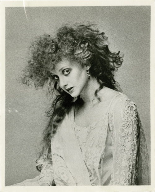 blueblackdream:Carol Kane, 1976