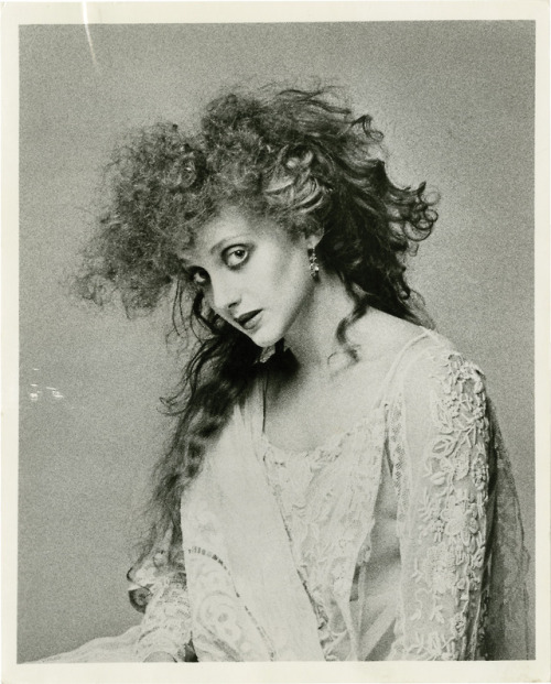 virginian-wolf-snake: Carol Kane, 1976 An agency memo on the verso of the first photograph reads: You really expect me to use these? 