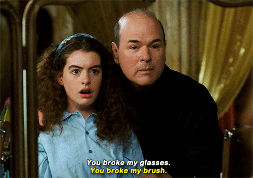 chewbacca:  ANNE HATHAWAY as MIA THERMOPOLIS  in THE PRINCESS DIARIES (2001)
