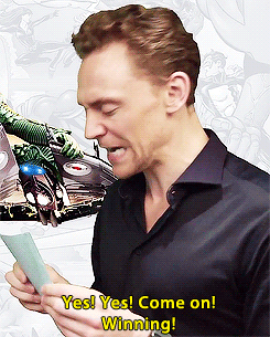 tomhazeldine:  Tom Hiddleston overly excited / jaw porn / gritting teeth appreciation