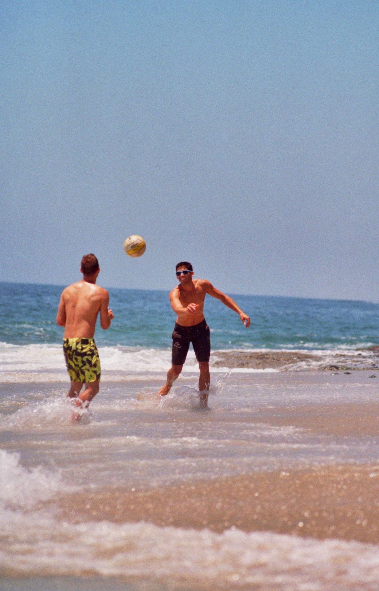 apex35mm:  BeachBalls // 35mm // Laguna Beach 