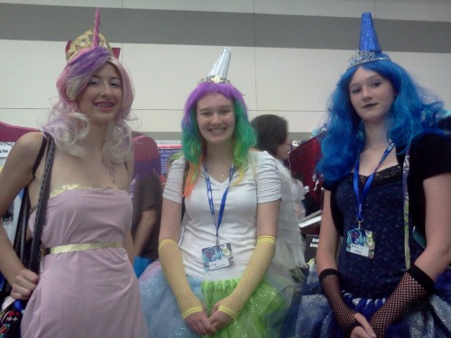 My cosplay photos from BronyCon! I didn’t take a lot of pictures, but there were a few… As you might be able to tell, these were like all taken right where my table was. I spent most of my con there… :I But at least these people passed