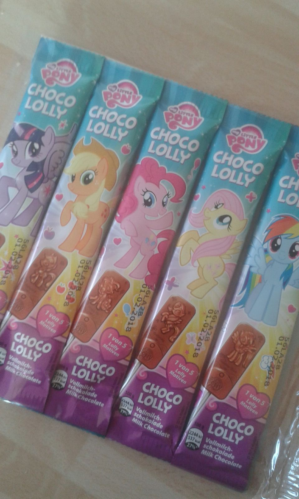 one-true-pony-loser:  icswcshadow:  rainbowscreenmod:   my mum bought those choclate
