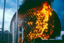 historicaltimes:  Flames engulf the “Biosphere” at the 1967 World Expo in Montreal via reddit 