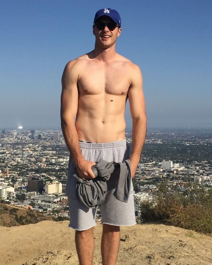 bemybaebaebae:Jacob Elordi