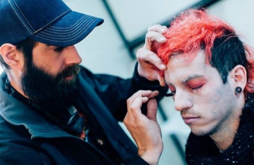 twentyoneowlets:Josh + make up