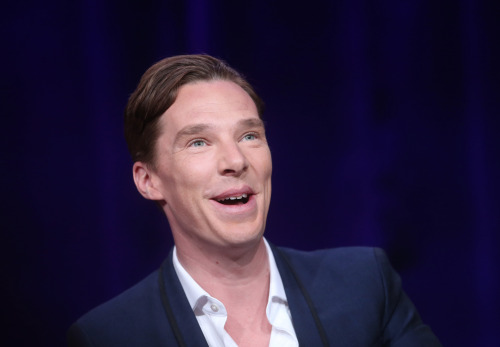 fyantagonist: Benedict Cumberbatch speaks onstage during the ‘Masterpiece/Sherlock, Season 3&r