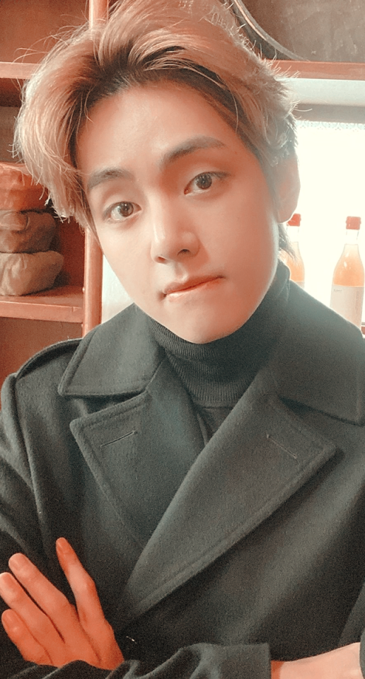 Taehyung Bf Material Lockscreens!! Please Like Or Reblog If You Save It!