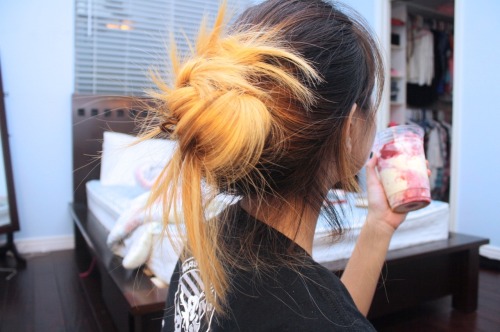 perfinqwut:  hyppsta:saying that i suck at making buns is an understatement.. oh and don’t mind me checking out my ice cream  YOUR CLOSET LOOKS NICE FROM WHAT I SEE 