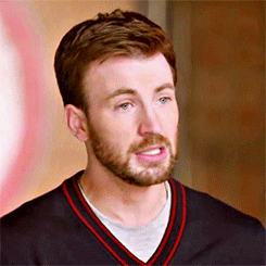chrisevansscruff:  LOOK at that HAIR ♥♥♥ 
