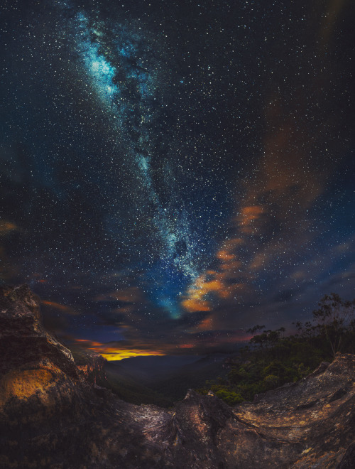 sitoutside:  Cosmic Moonrise
