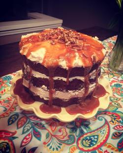 3 layer carrot cake with apple butter cream cheese icing.. Made from scratch and all ready for the family tomorrow 😊 by 6feetofsunshine