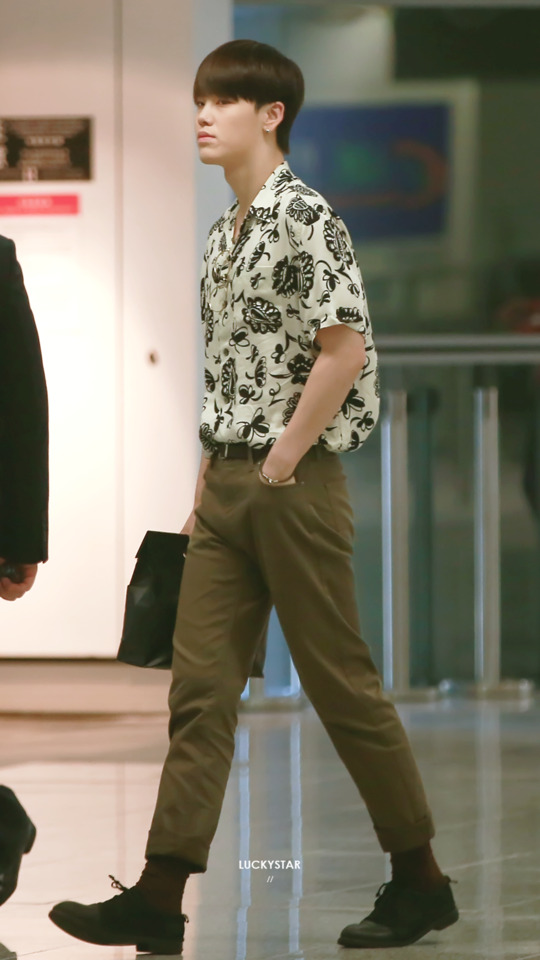 Jackson Wang 170701 Incheon Airport  Jackson wang, Jackson, Korean outfit