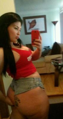 pearhub:  #thick #bbw #booty #selfie  Woow