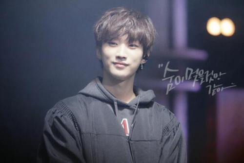 inbaq:  [HQ-Pic] 140301 B1A4 Concert ‘The Class’ in Busan - Jinyoung  cr: 19911118net 