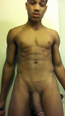 videoblackgay:  http://videoblackgay.tumblr.com :  photo de blacks gays comme sur Gayrillero. New picture of black men jayb4u2day:  PACKIN     jayb4u2day.tumblr.comBlack black gay, africain gay, noir gay, black TTBM, homme black, black nu, black musclé,