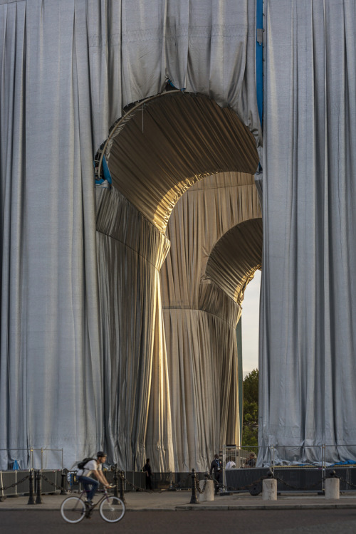 CHRISTO AND JEANNE-CLAUDE‘L’ARC DE TRIOMPHE, WRAPPEP’, 18/09/2021 - 03/10/2021Paris, FranceImages © 