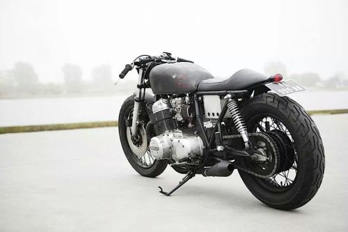 wildbutgentleman:  thebestmotorcycles:  THE BEST MOTORCYCLES    Wild but Gentleman