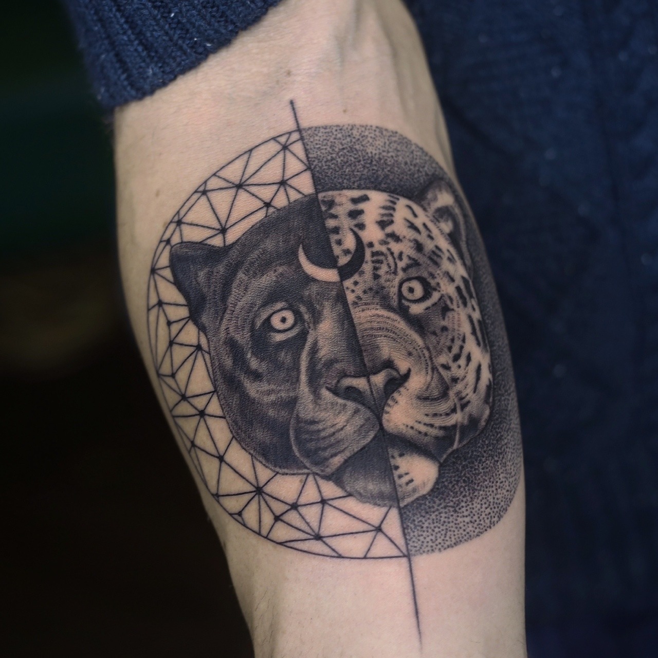 fuckyeahtattoos:  Leopard (Reproduction) Orginal design by Peter Carrington Savaş
