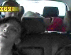 Seungri Sleeping On Daesungs Shoulder