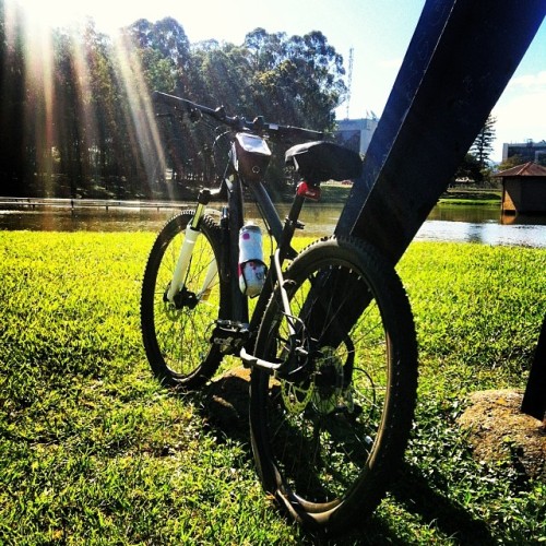 makuzzo:  Morning ride #orbeabike #orbea #bikeporn #mtbcr #mtb ✨ (en Parque Metropolitano La Sabana)