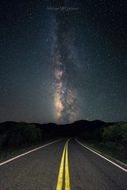 spaceexp:  Kitt Peak Road, Arizona. Source: mike_dogg (reddit)