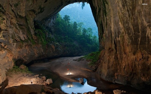 across-the-music: sixpenceee: At more than 200m high, 150m wide and 5km long, the Hang Son Doong cav