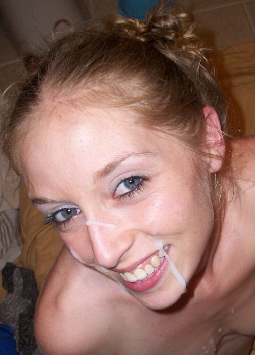 messy-cumshots: Damn, that’s HOT !!!
