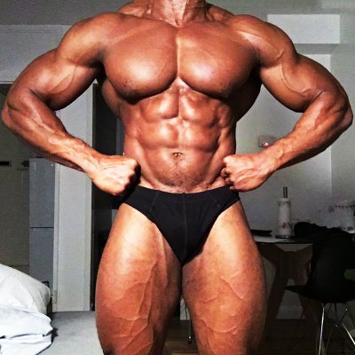 muscleforce2500:  Big english boy, vers with a delicious uncut cock, yumm!!!